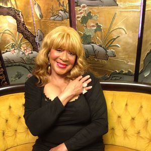 Meet your Posher, Regina